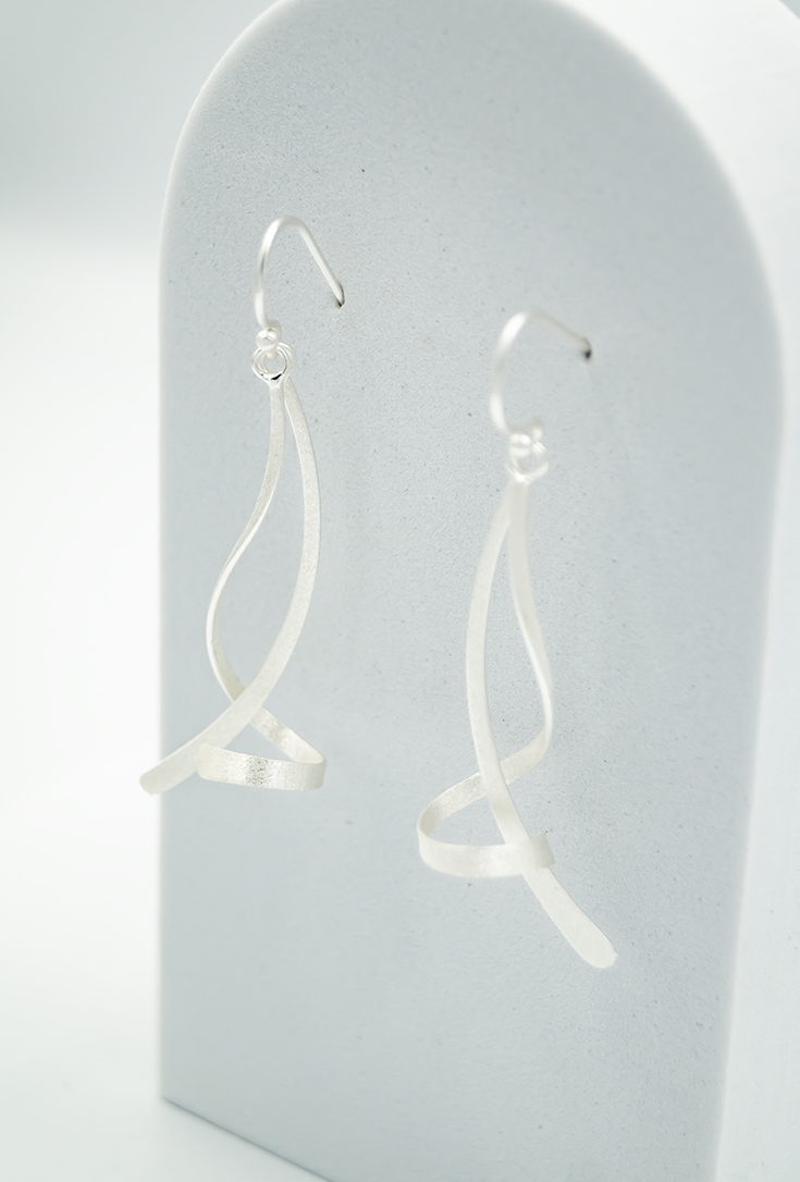 Curve Earrings